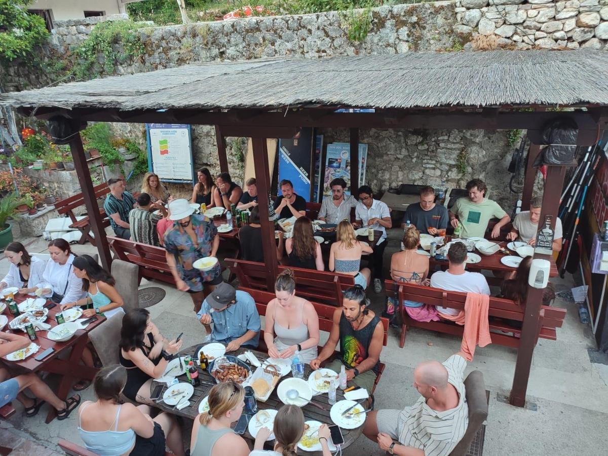 Montenegro Hostel 4U Party Kotor Buitenkant foto